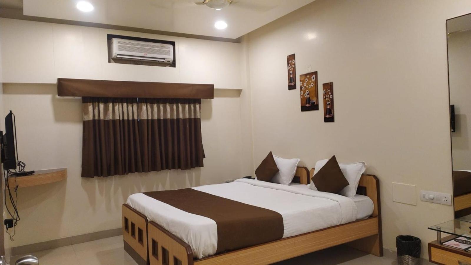Aquarius Resort Gorhe Khurd Ngoại thất bức ảnh
